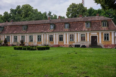 Neglected buildings on the other side of Brukenthal Castle.